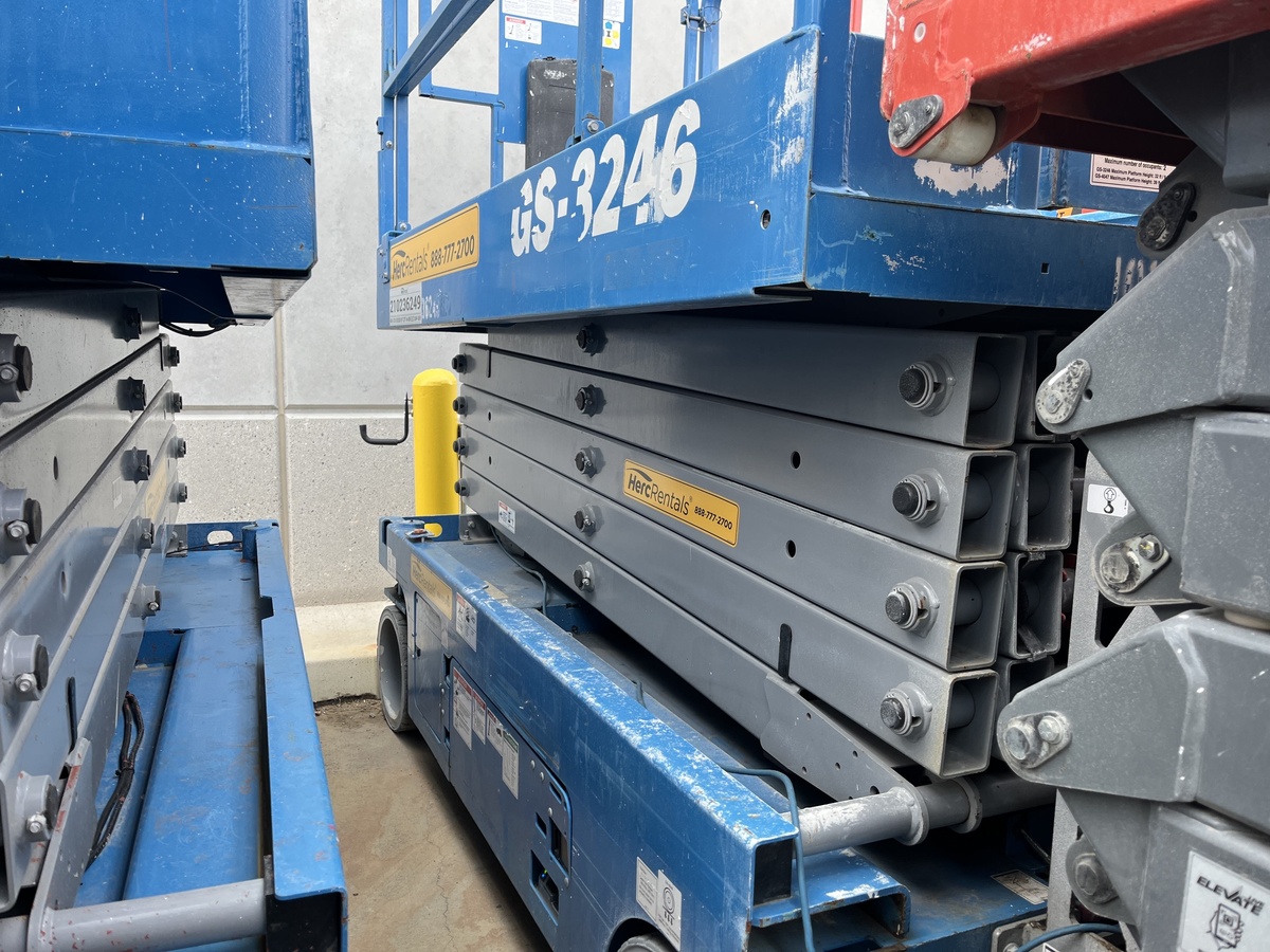 2018 Genie GS-3246