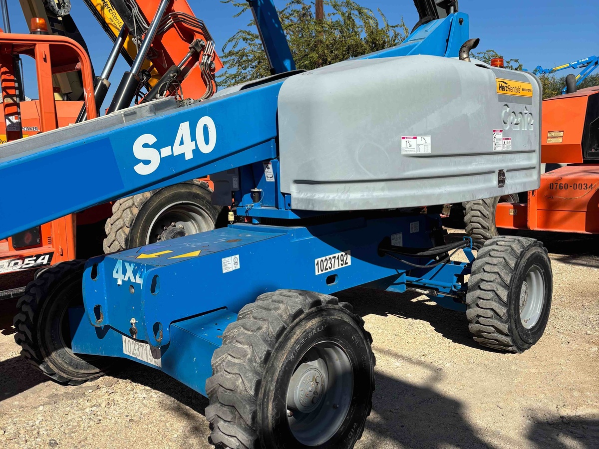 2018 Genie S-40