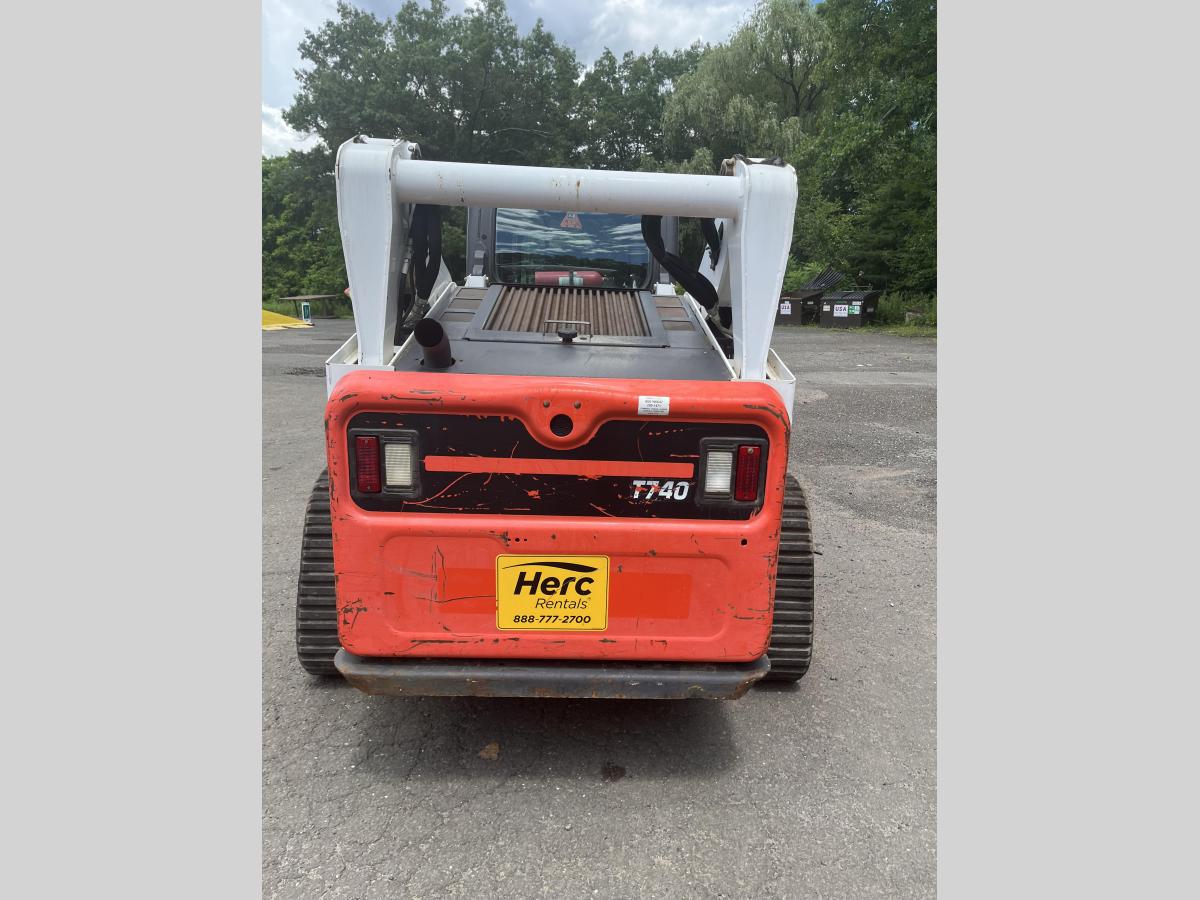 2018 Bobcat T740