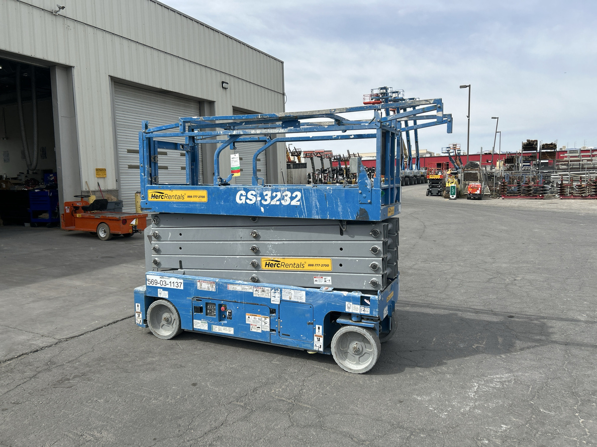 2018 Genie GS-3232-2