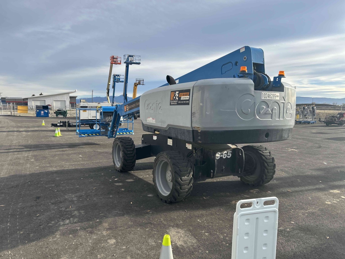 2018 Genie S-65