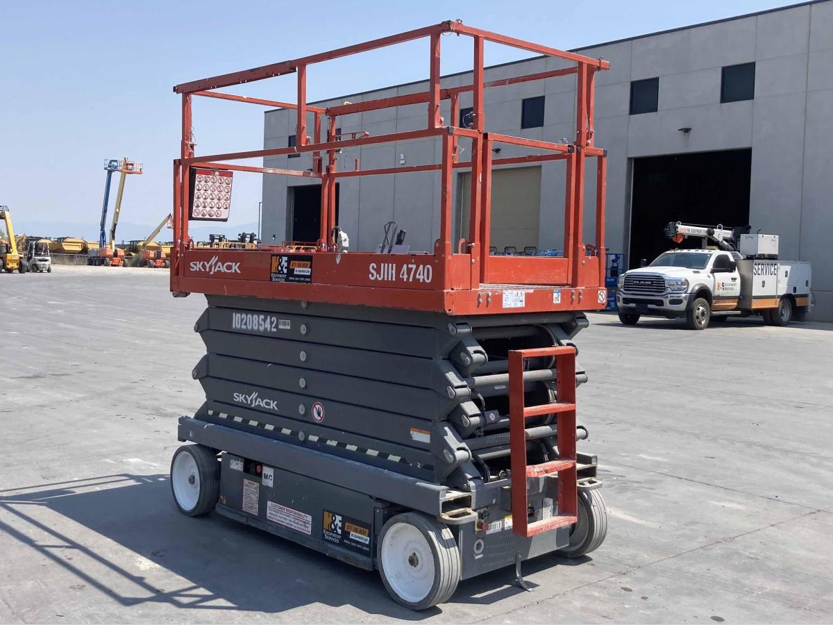2017 Skyjack SJ4740