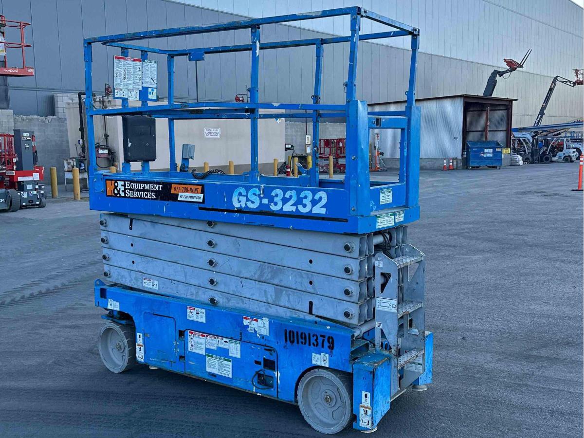 2016 Genie GS-3232