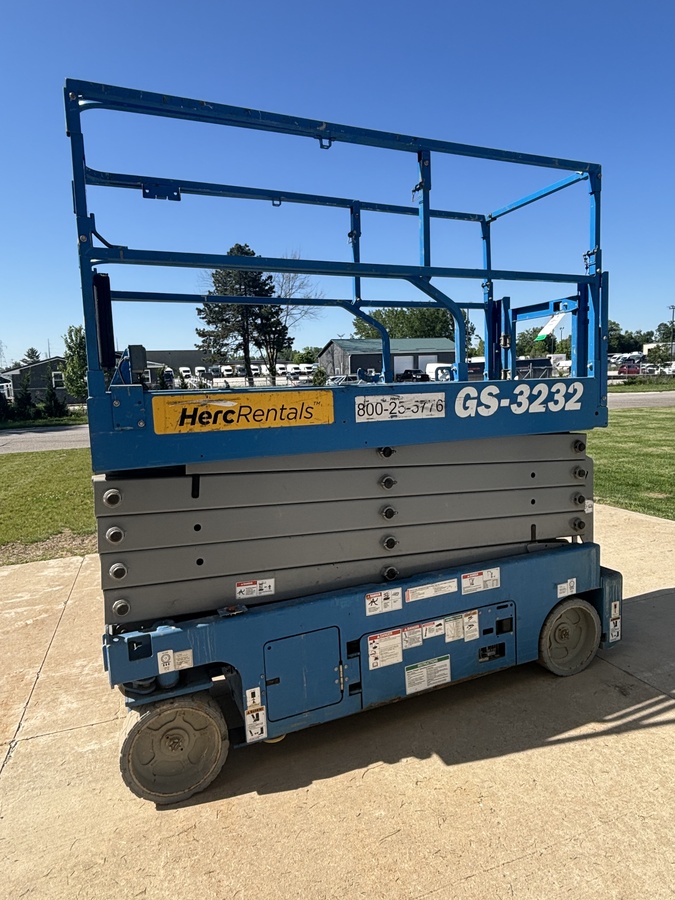 2019 Genie GS-3232