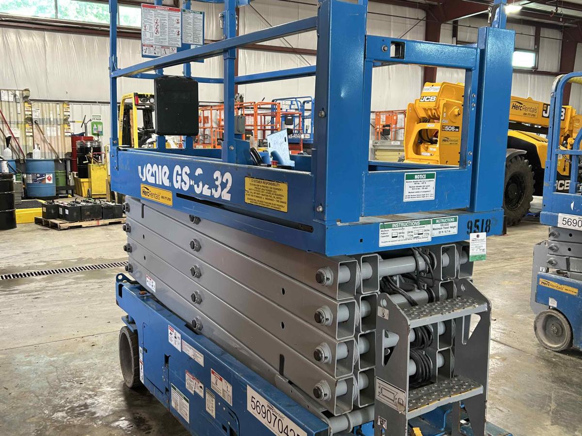 2016 Genie GS-3232-10