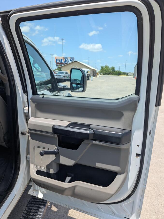 2017 Ford F550-12