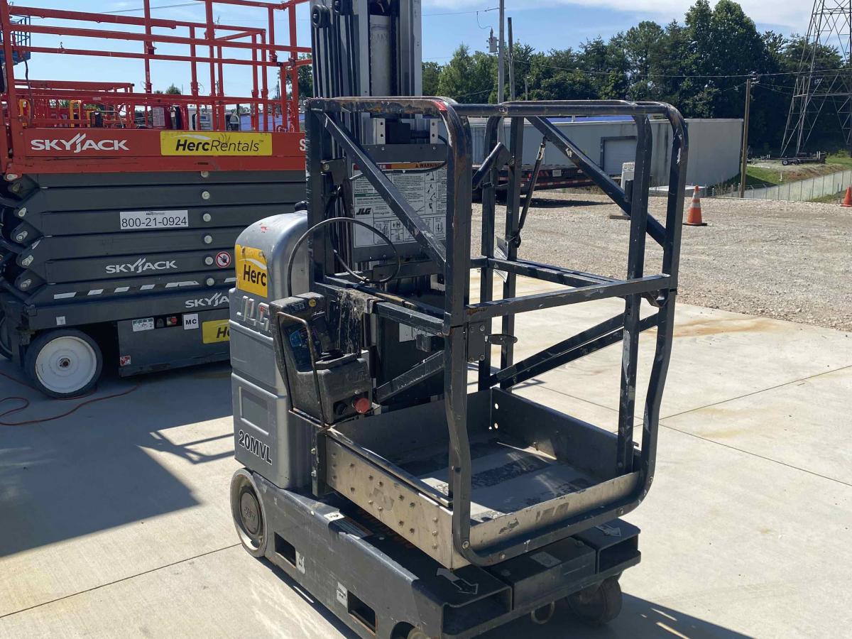 2017 JLG 20MVL-4