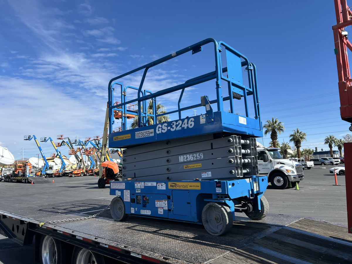 2018 Genie GS-3246