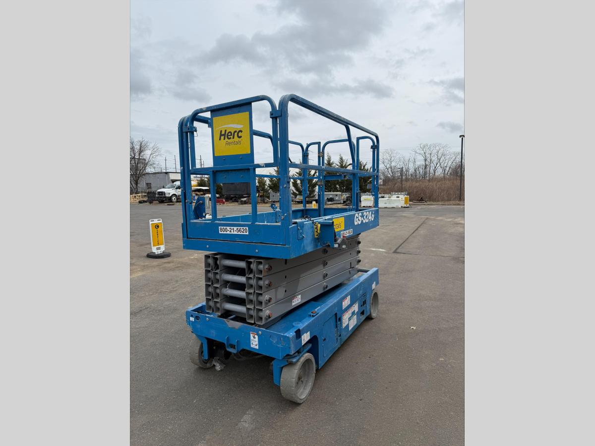 2018 Genie GS-3246
