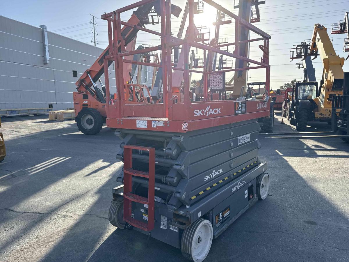 2018 Skyjack SJ4740