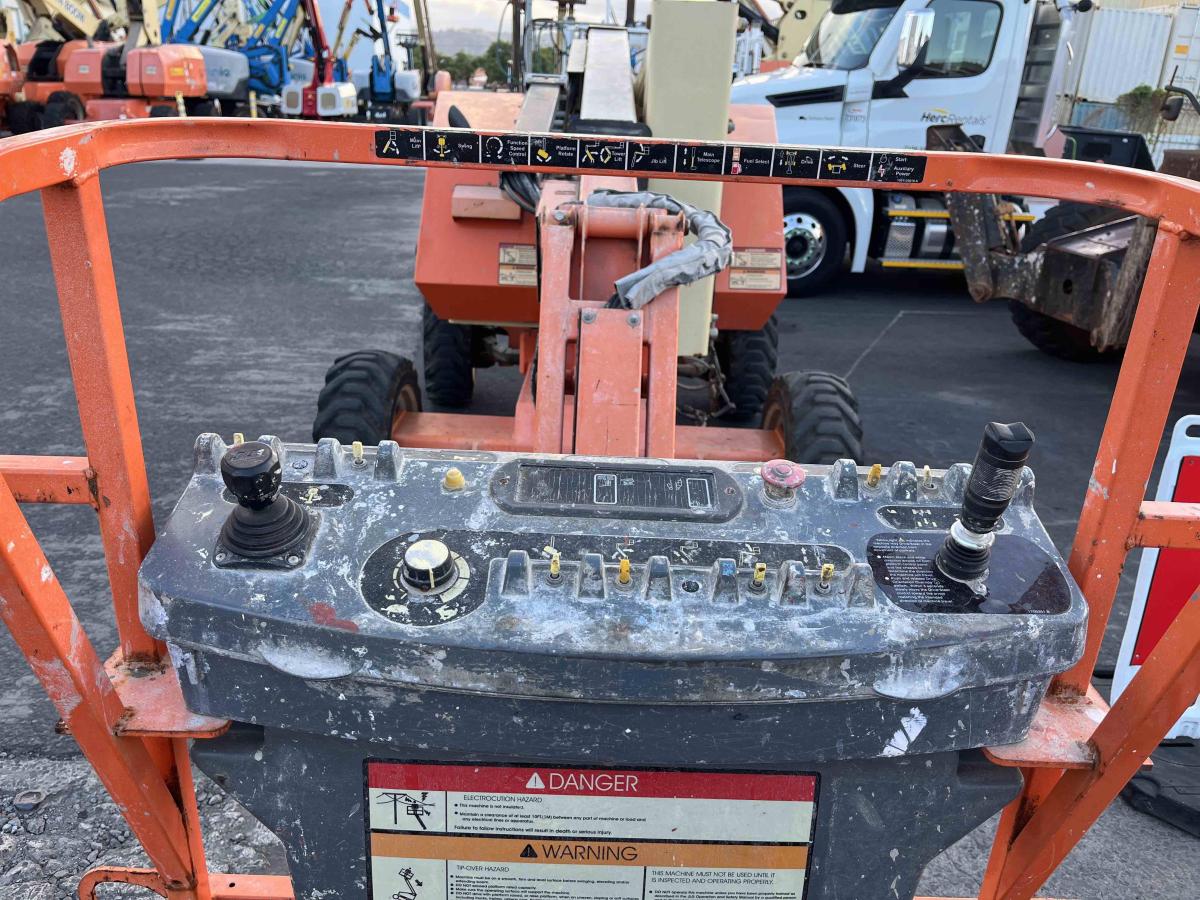 2012 JLG 340AJ