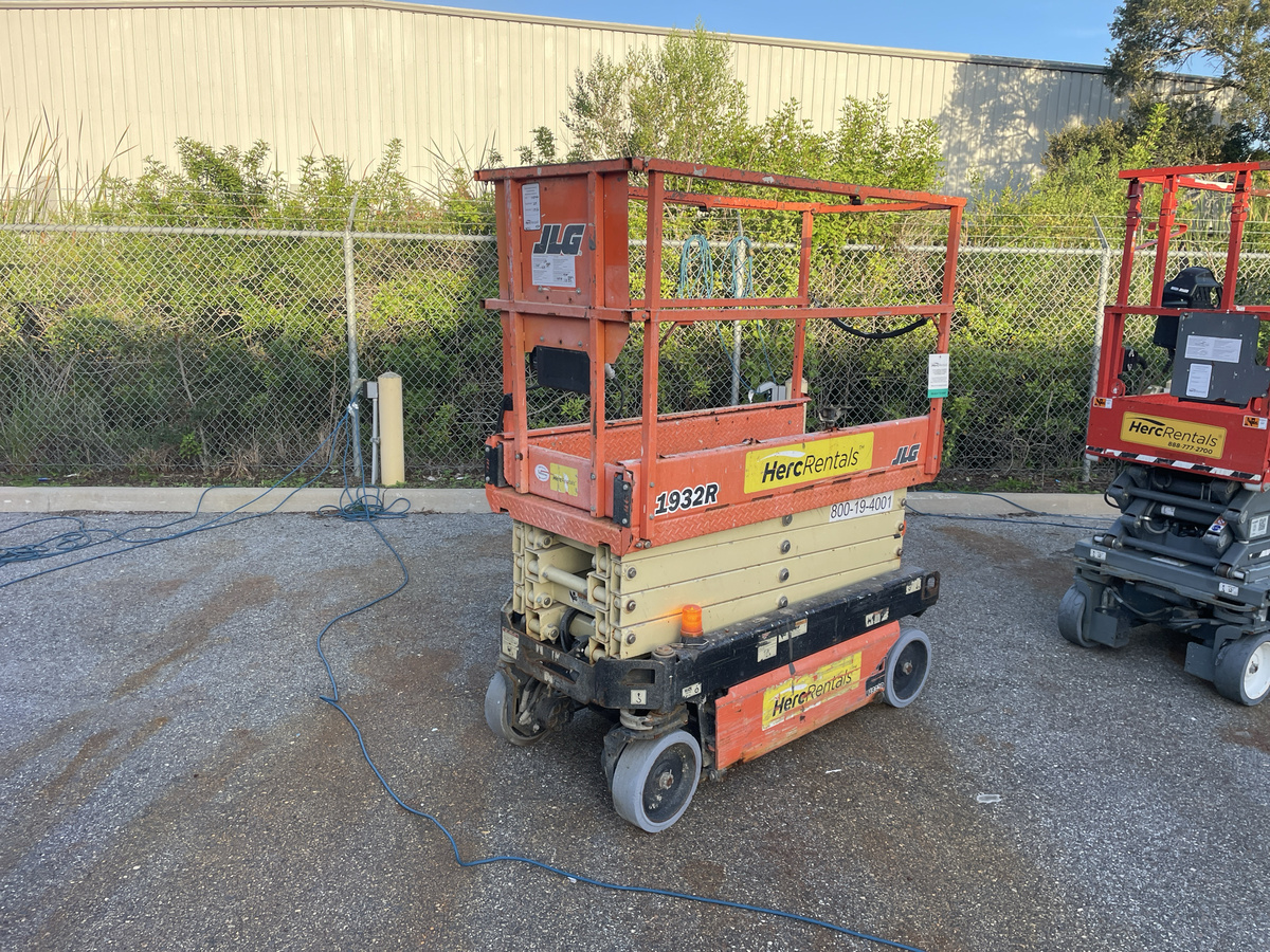 2018 JLG 1932R