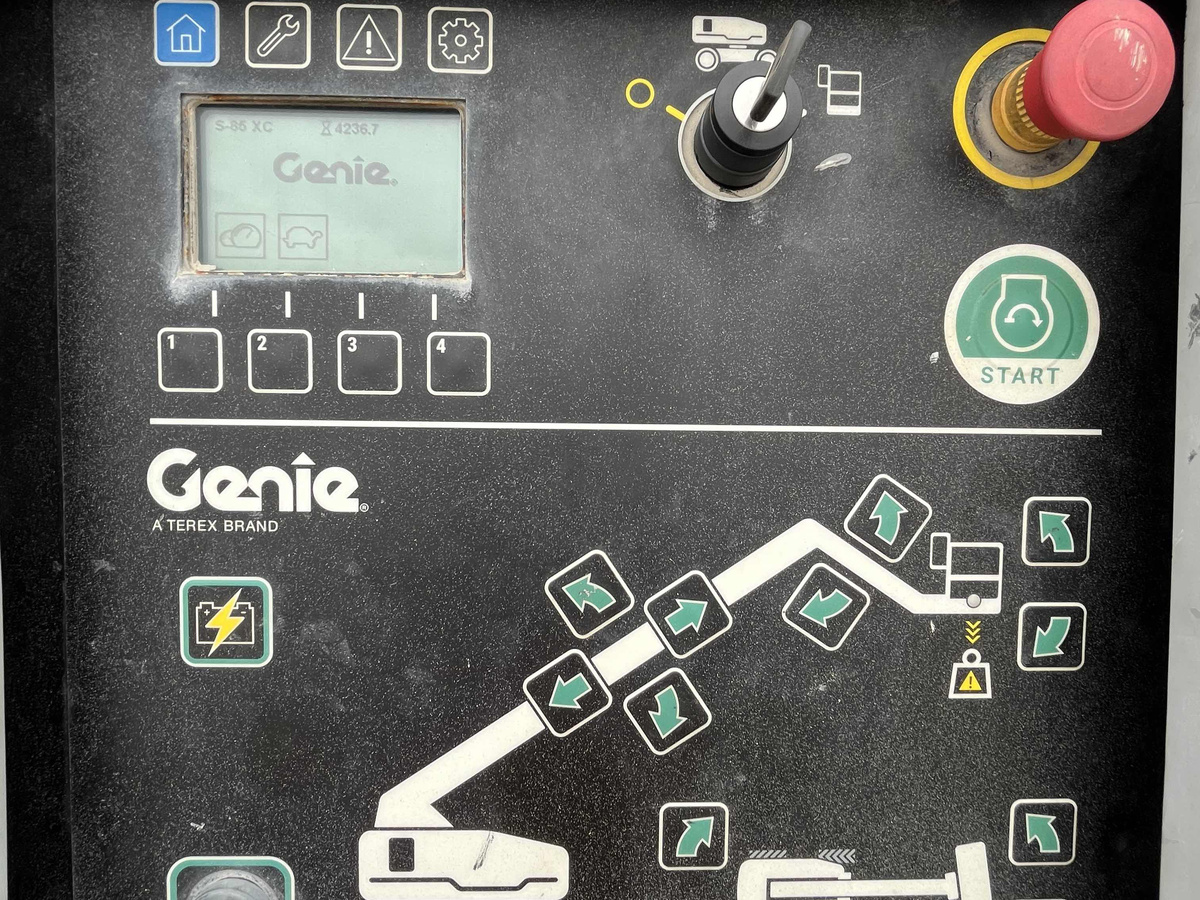 2018 Genie S-85-8