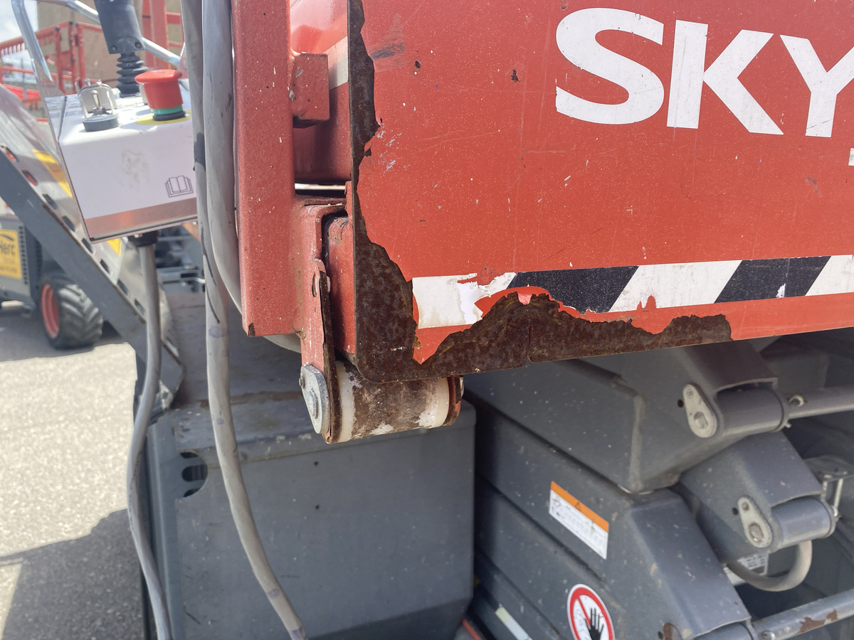 2019 Skyjack SJ-6832RT-14