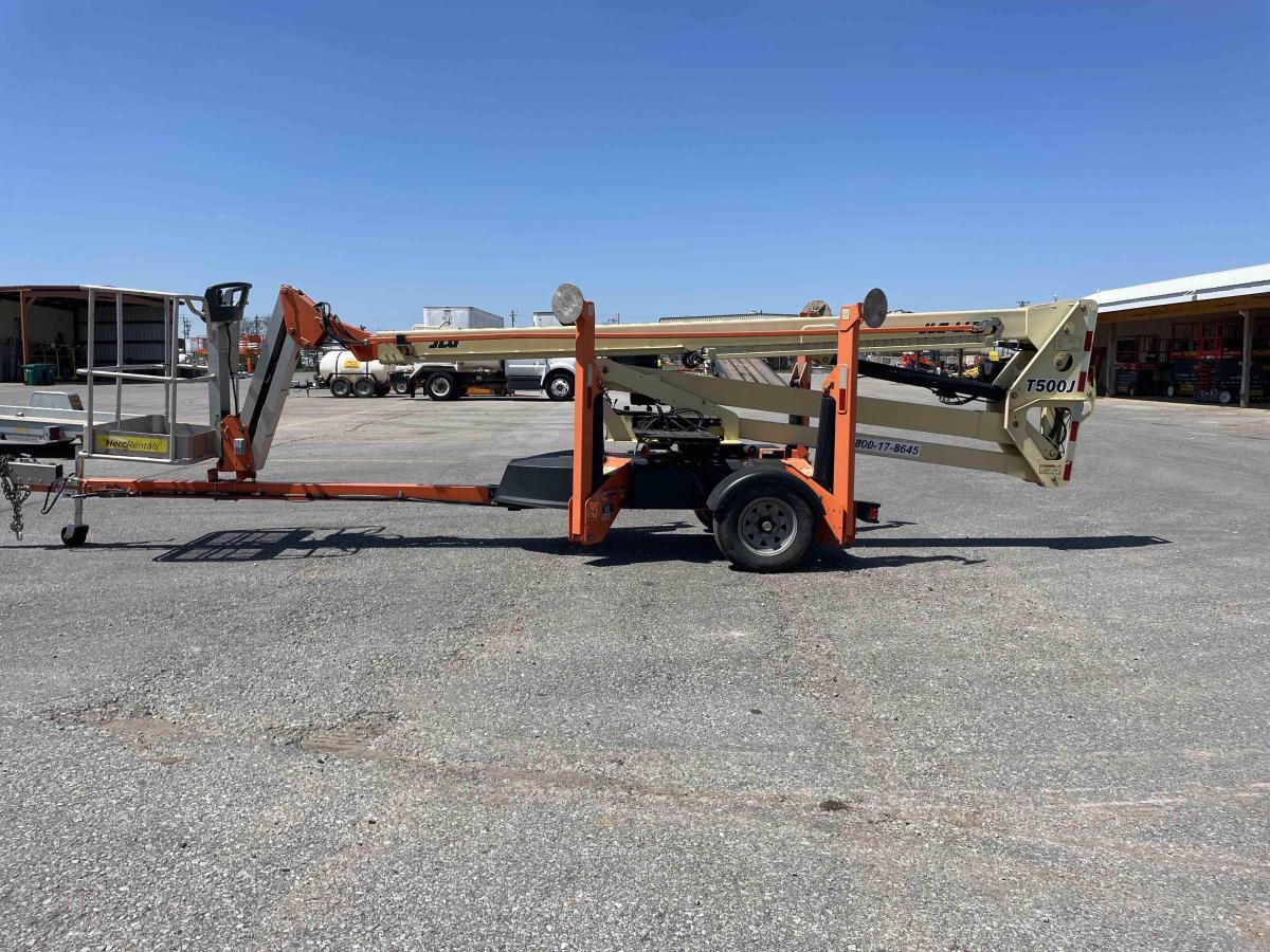 2017 JLG T500J