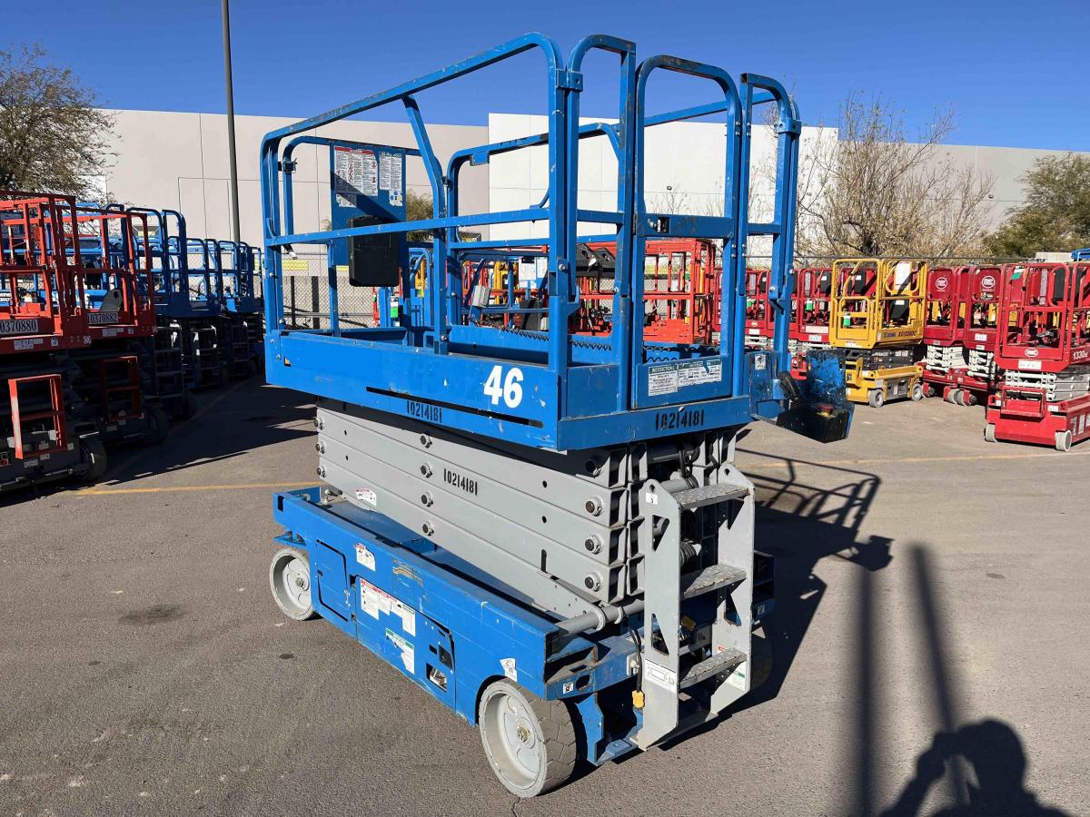 2017 Genie GS-3246