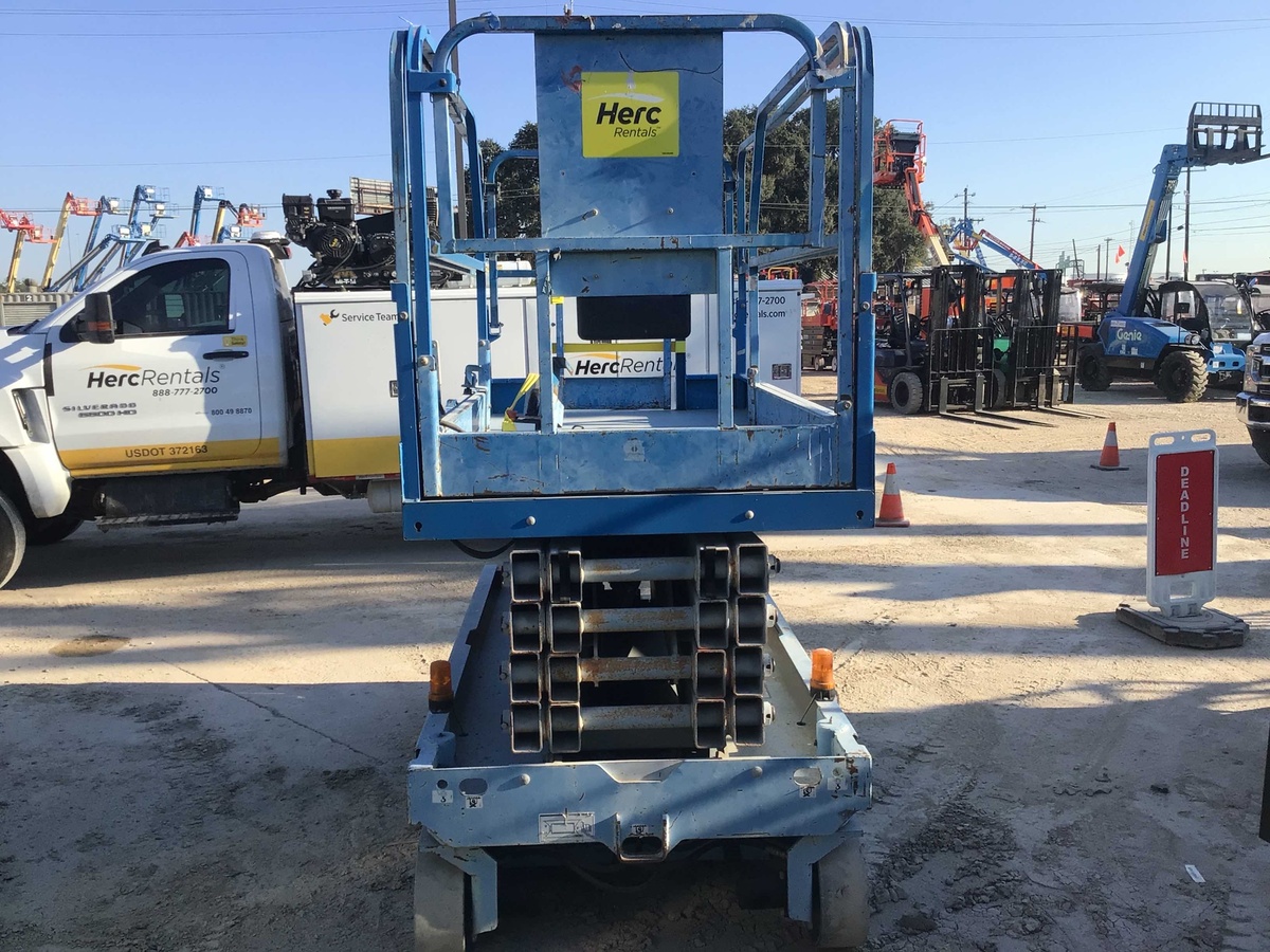 2016 Genie GS-3246-8