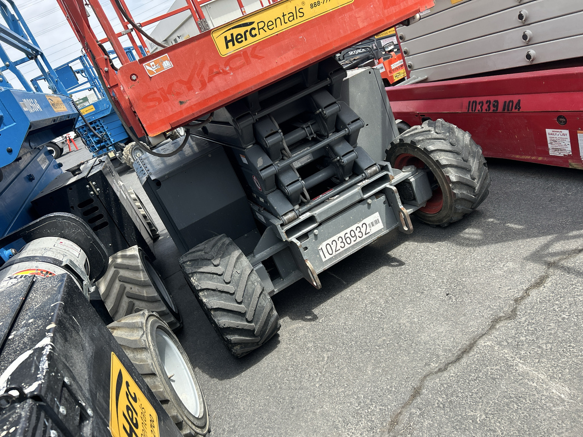 2018 Skyjack SJ-6832RT