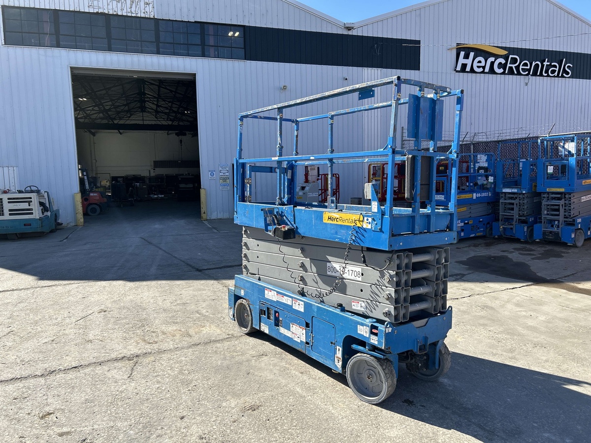 2017 Genie GS-3232-4