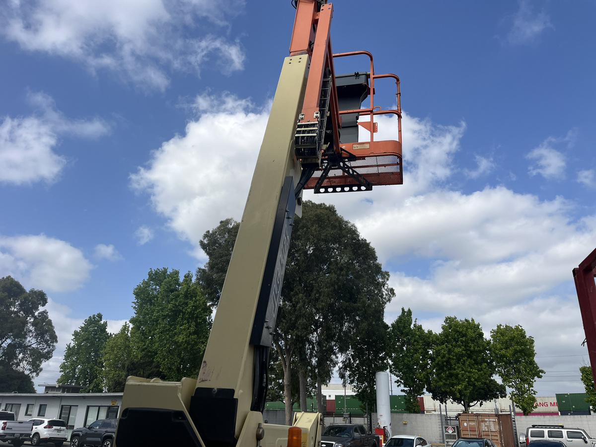 2018 JLG E450AJ-6
