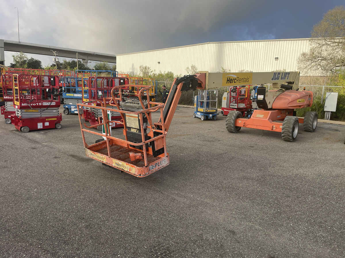 2019 JLG M600JP