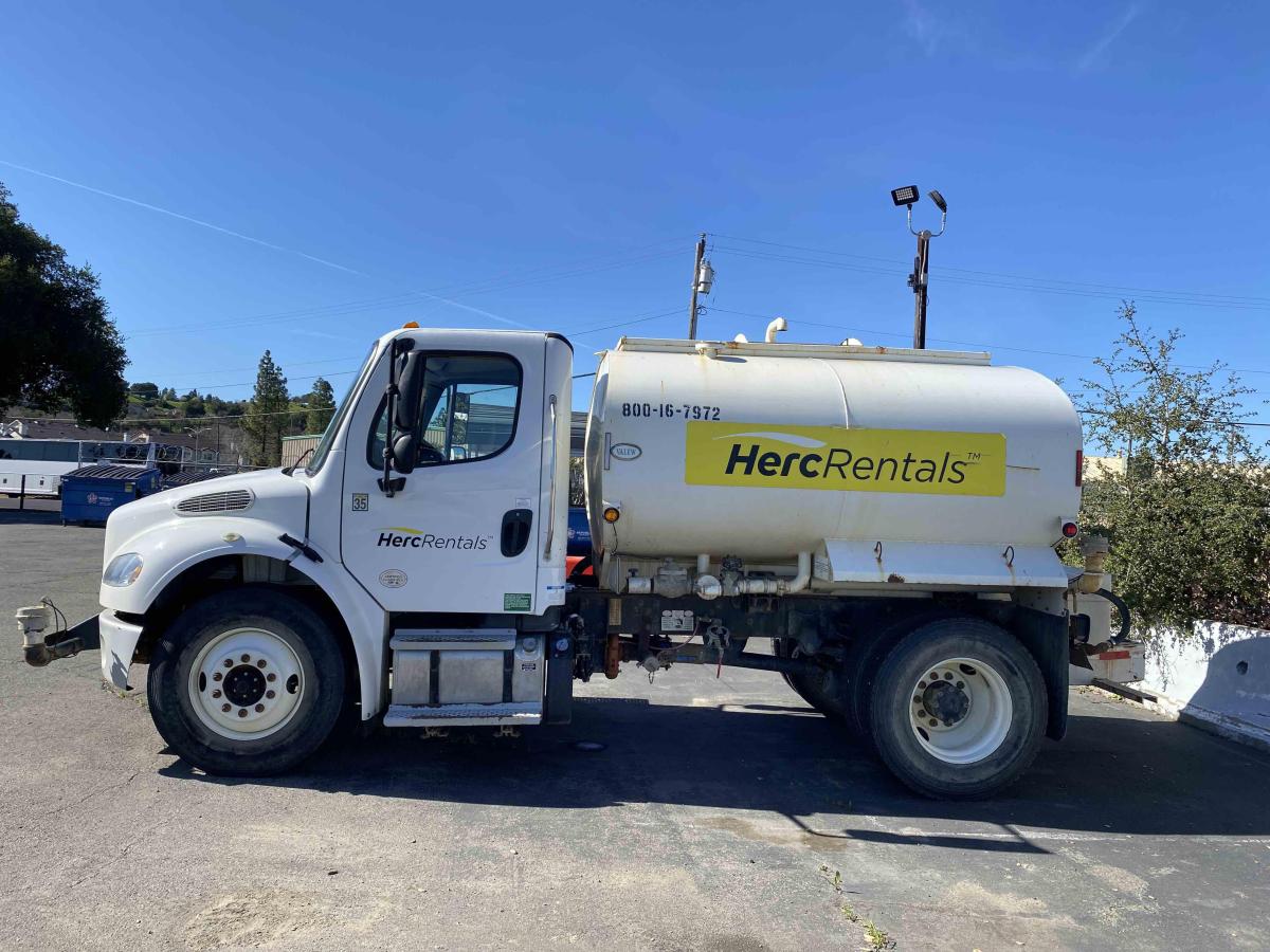 2018 Freightliner M2106-5