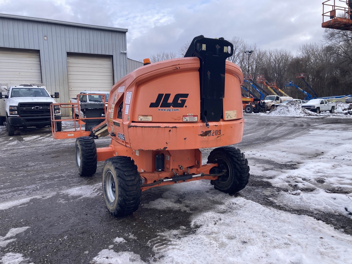 2017 JLG 400S-7
