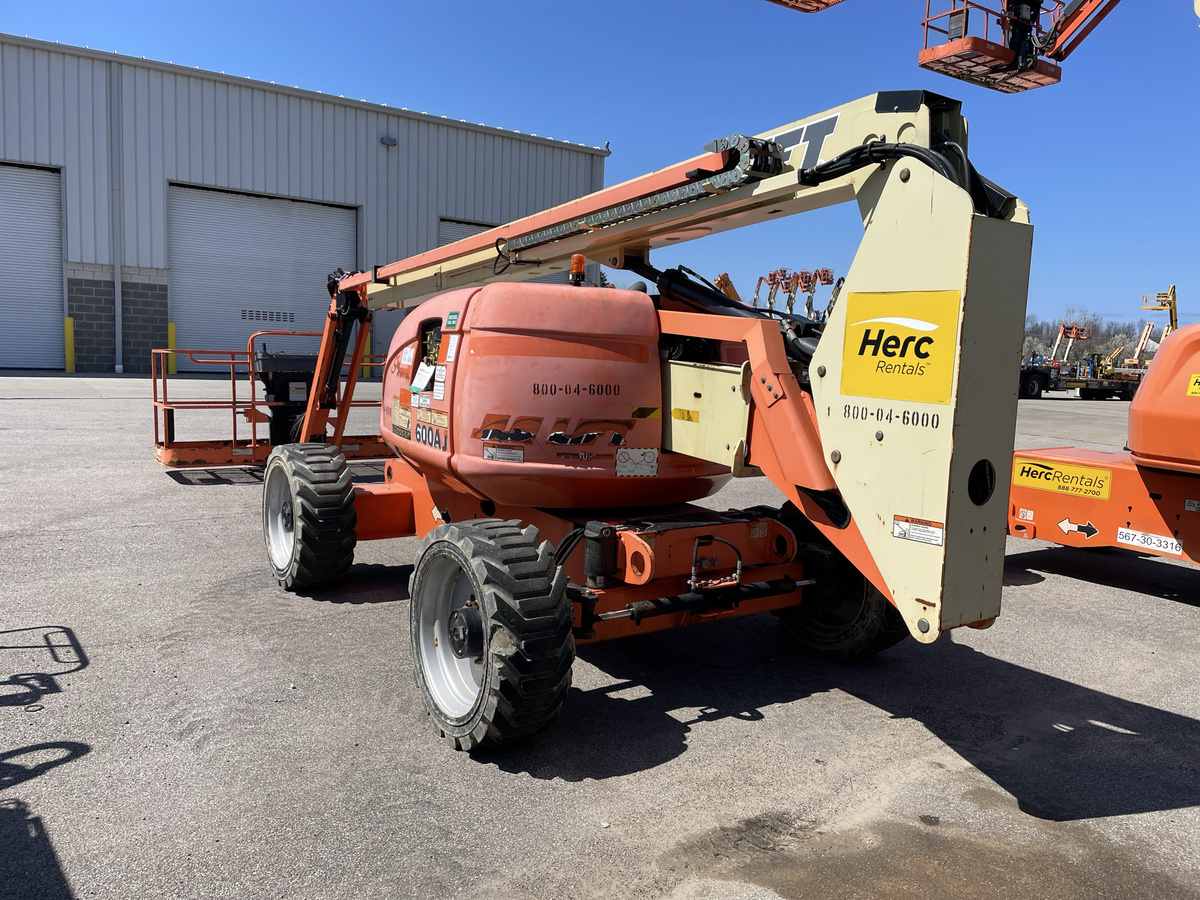2015 JLG 600AJ-4