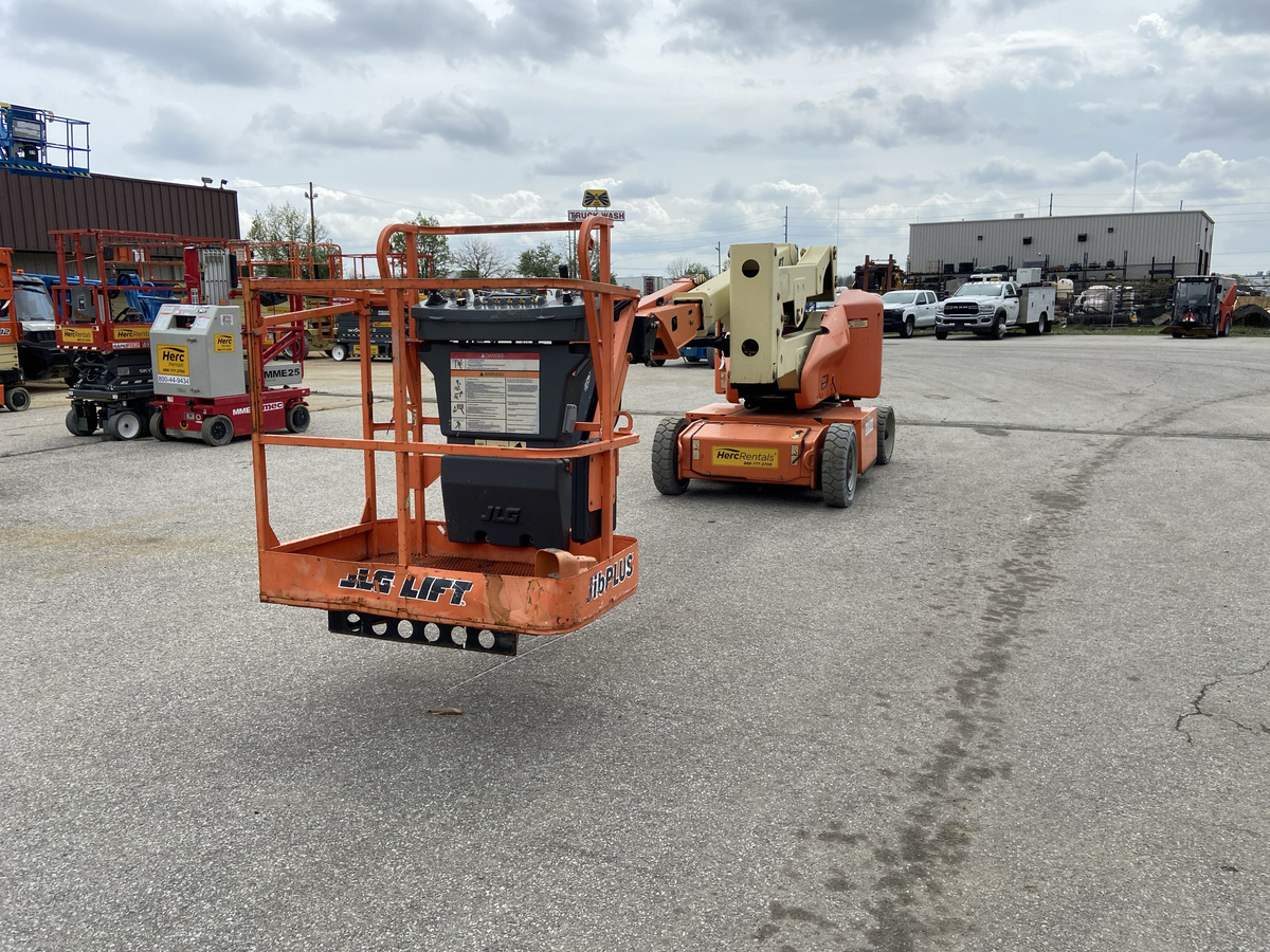 2015 JLG E400AJPN-2
