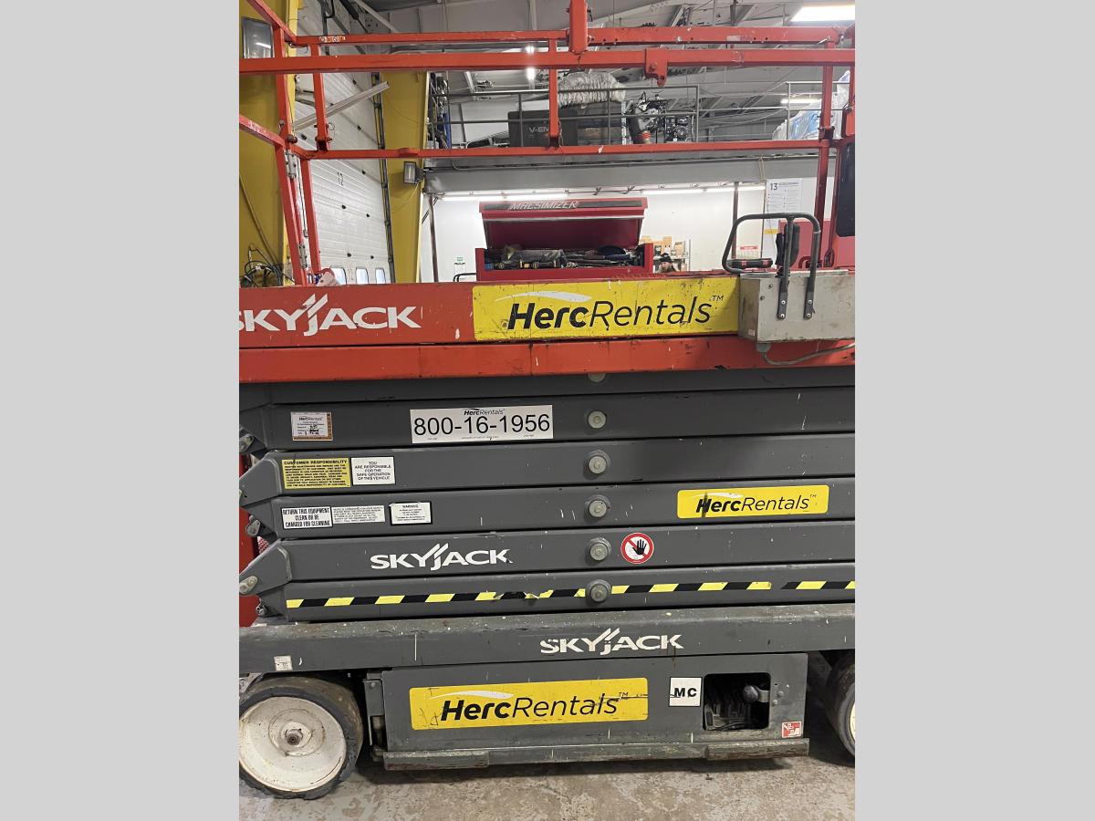 2017 Skyjack SJ4740