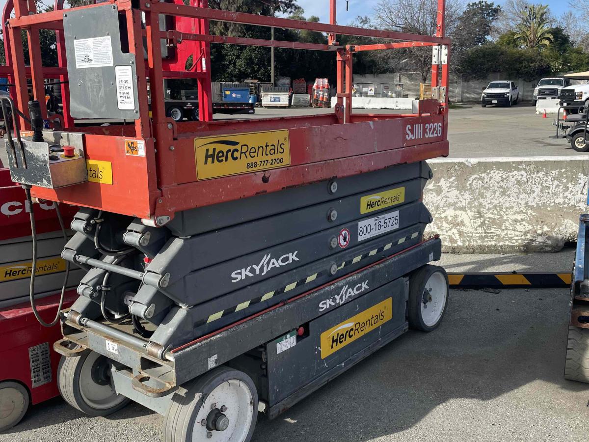 2017 Skyjack SJ3226