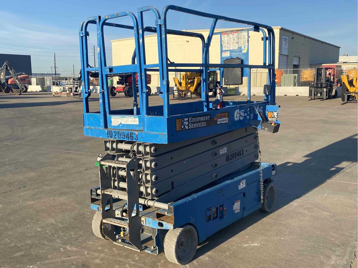 2017 Genie GS-3246-3