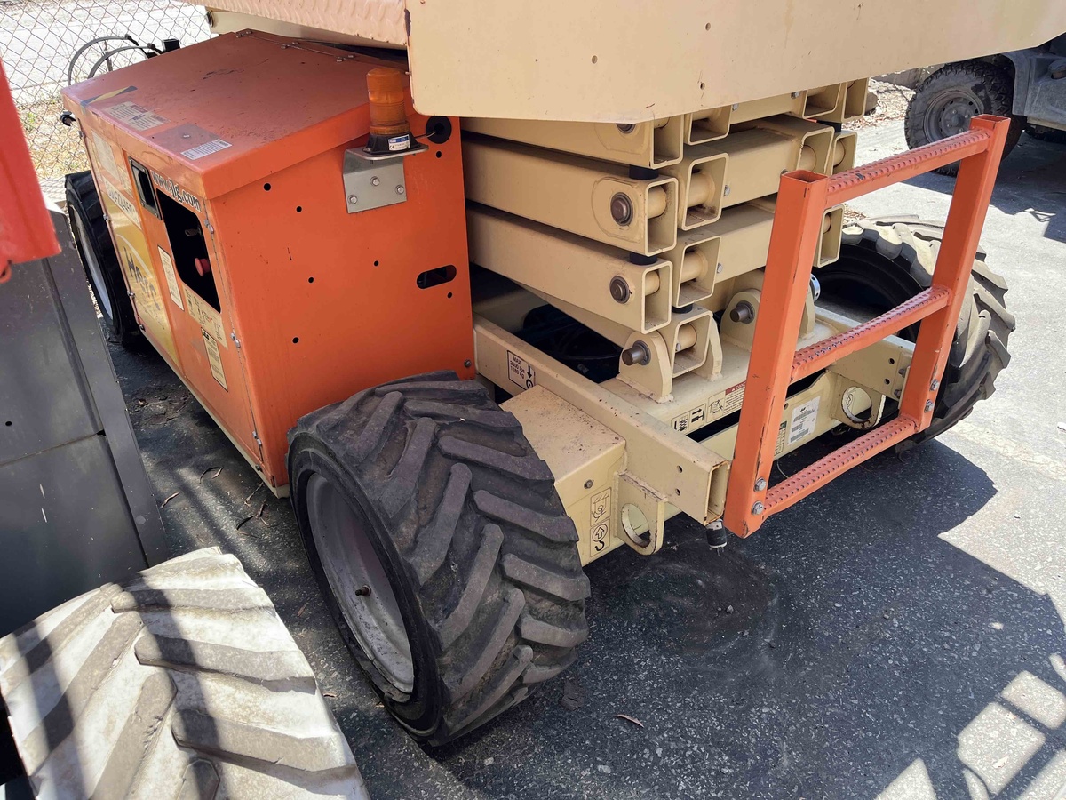 2018 JLG 260MRT-4