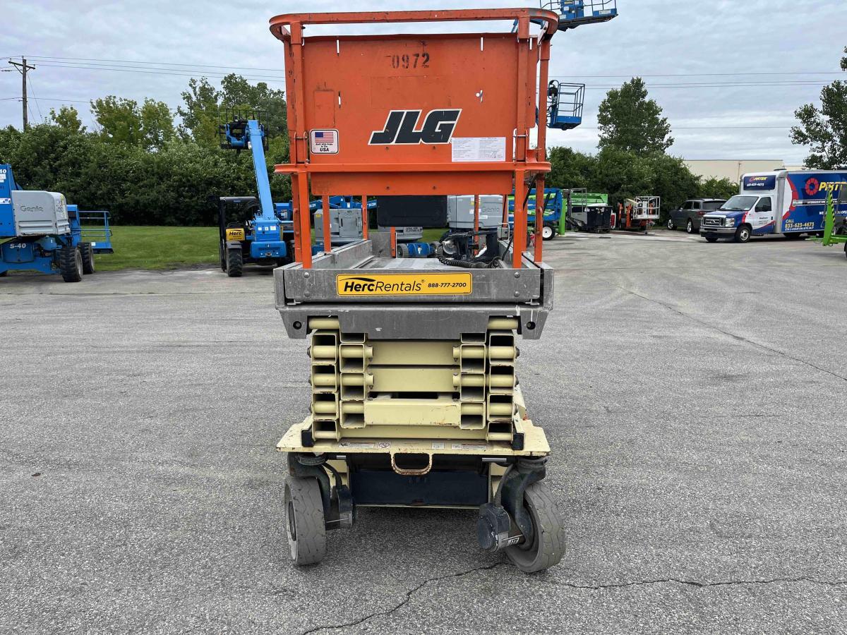 2012 JLG 3246ES