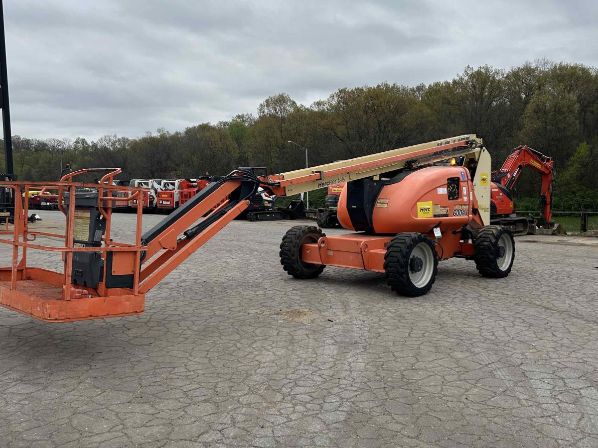 2014 JLG 600AJ