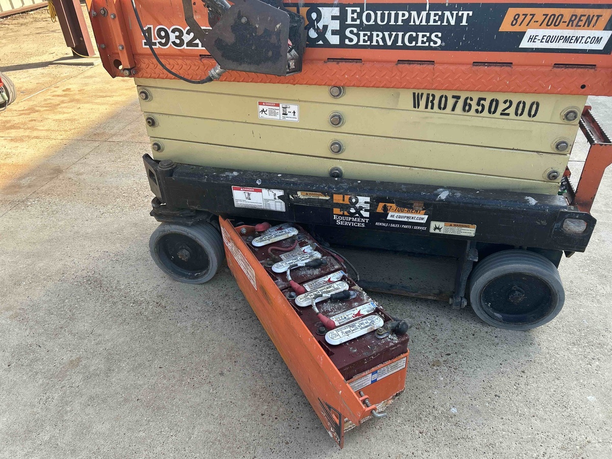 2018 JLG 1932R-5