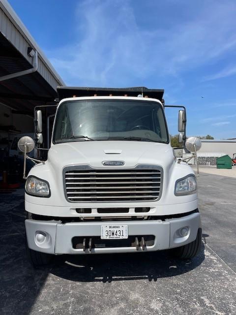 2016 Freightliner M2106-3
