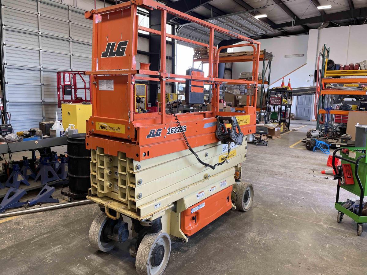 2018 JLG 2632ES