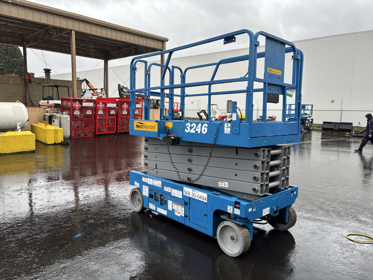 2018 Genie GS-3246-4