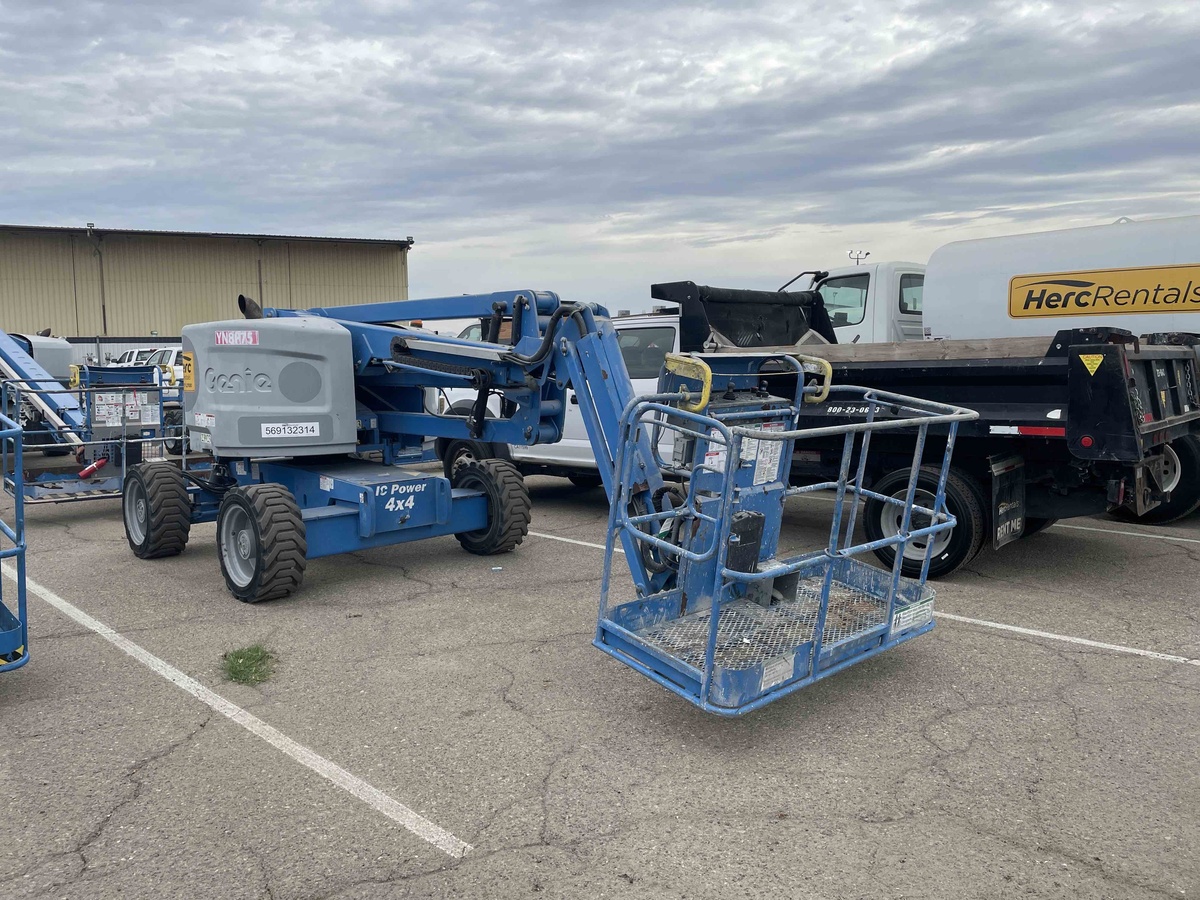 2018 Genie Z-45/25J RT