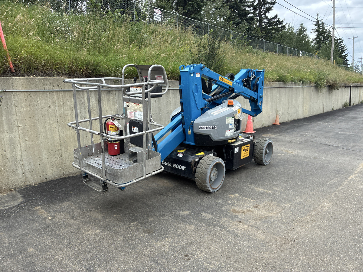 2017 Genie Z-33/18