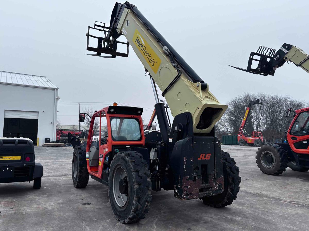 2018 JLG 1255