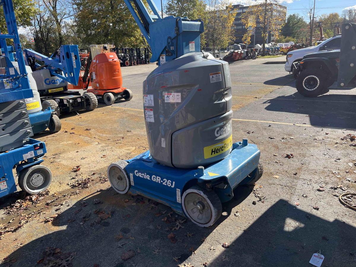 2018 Genie GR26J