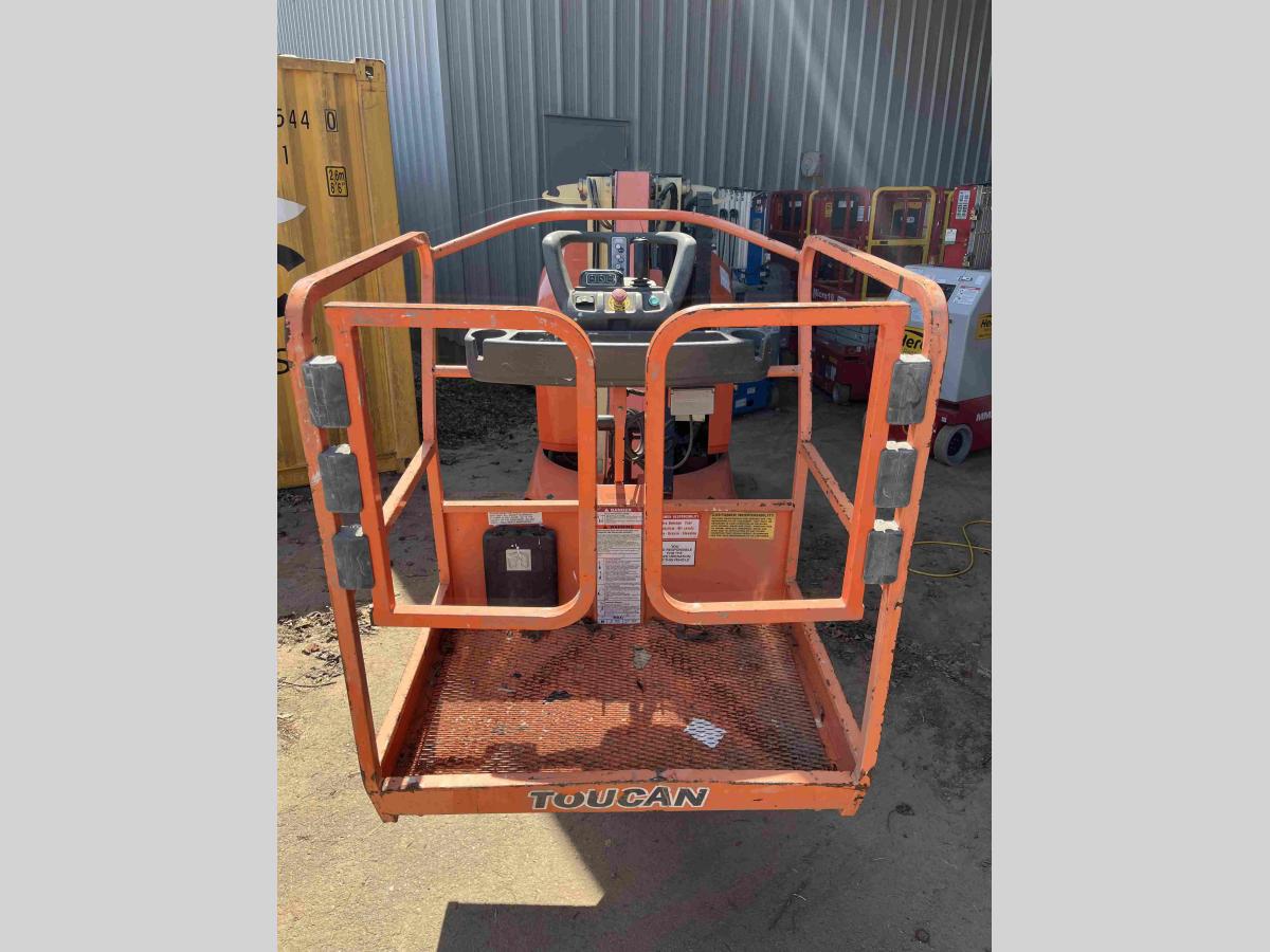 2016 JLG Toucan 32E