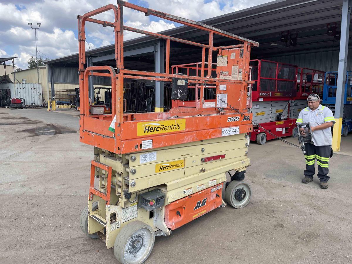 2018 JLG 2632ES