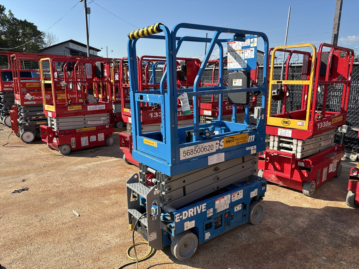 2019 Genie GS1330M-2