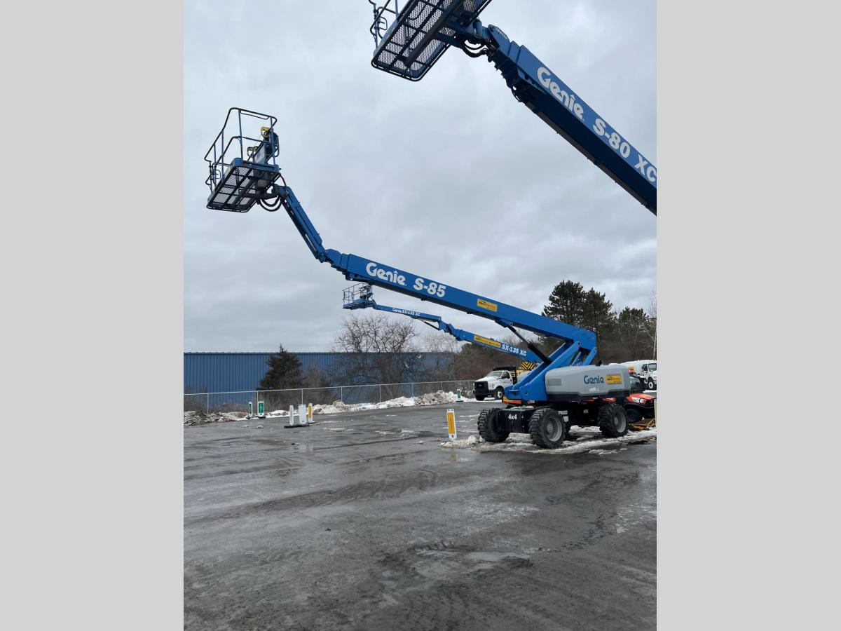 2017 Genie S-85