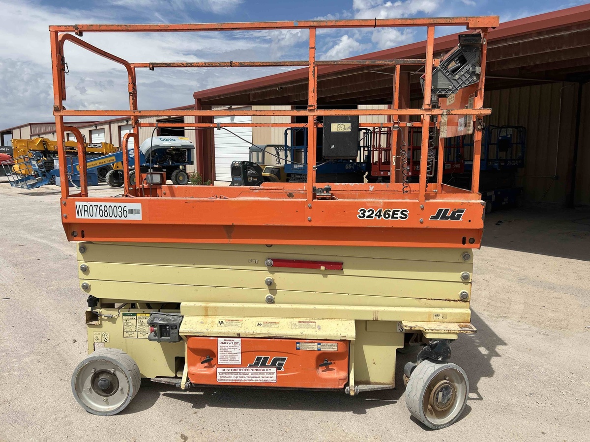 2018 JLG 3246ES-1