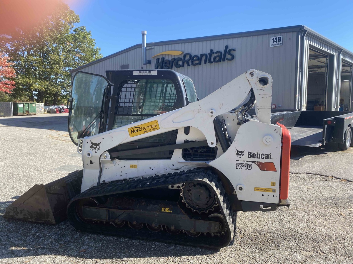 2022 Bobcat T740
