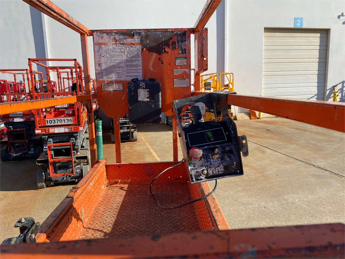 2019 JLG 1932R-4